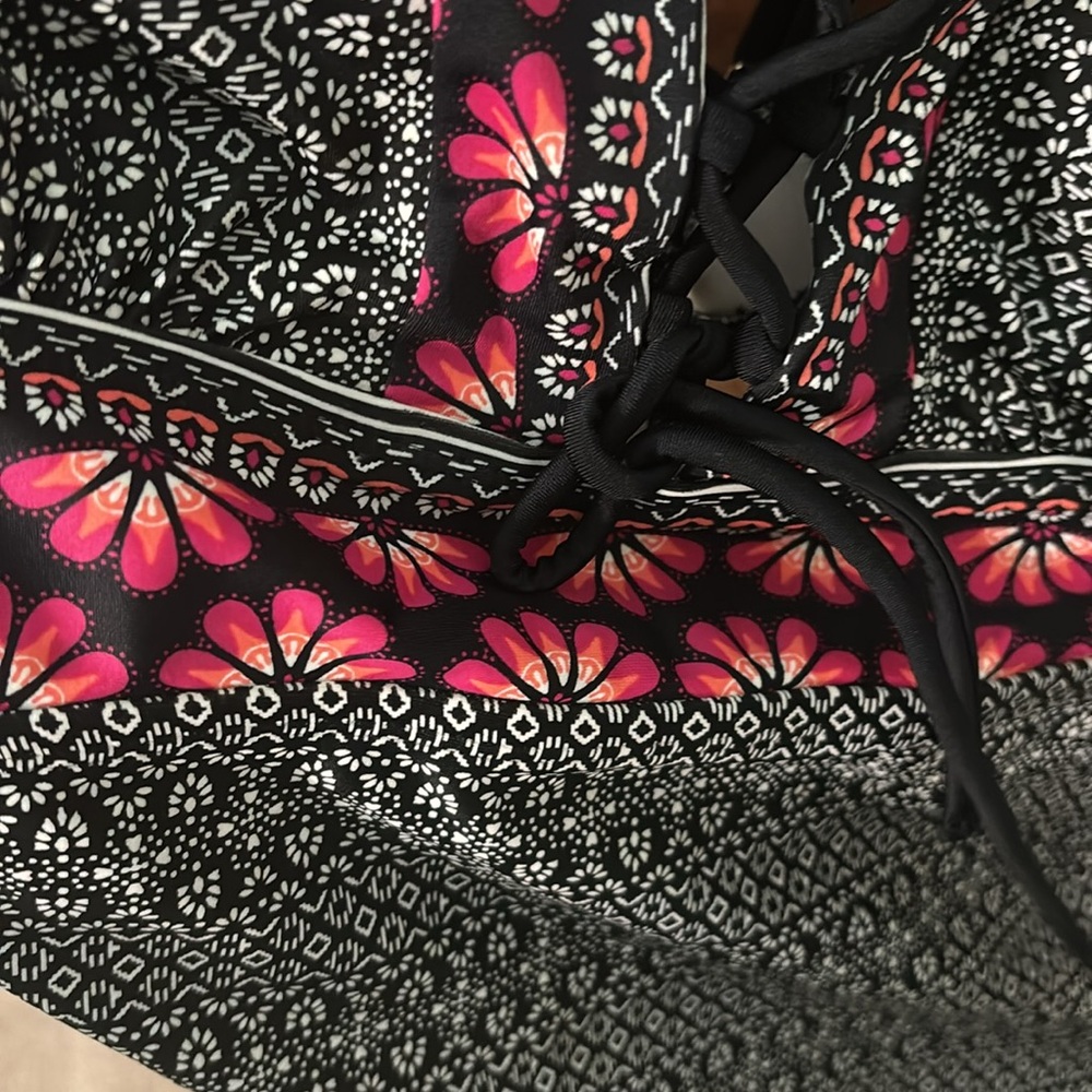 Bathing Suit - Picture 6 of 6